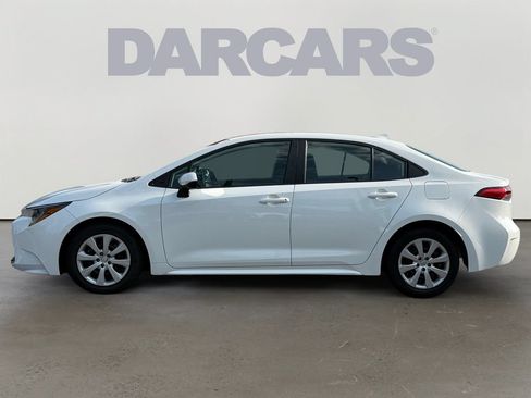 Used 2023 Toyota Corolla LE FWD image 4