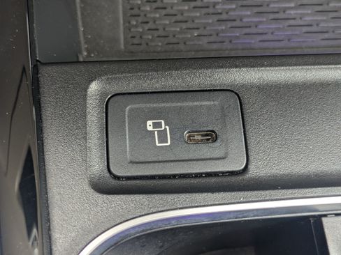 Used 2023 Mercedes-Benz EQB 300 4MATIC image 21