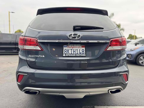 Used 2017 Hyundai Santa Fe SE FWD image 8