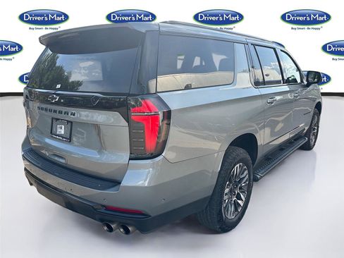 Used 2025 Chevrolet Suburban Z71 AWD/4WD image 7