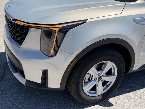 New 2026 Kia Sorento LX FWD image 7
