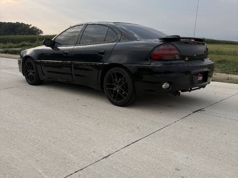 Used 2004 Pontiac Grand Am GT FWD image 5