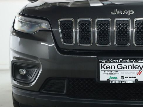 Used 2019 Jeep Cherokee Latitude Plus w/ Cold Weather Group image 6
