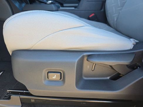 Used 2025 Toyota Tacoma SR5 image 27