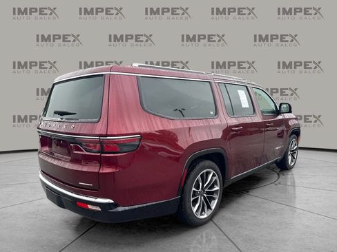 Used 2024 Jeep Wagoneer L Series III w/ Premium Group I AWD/4WD image 3