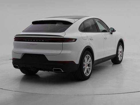 Used 2024 Porsche Cayenne Coupe image 8