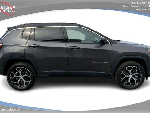 Used 2024 Jeep Compass Limited AWD/4WD image 4