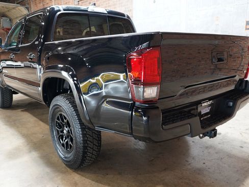 Used 2021 Toyota Tacoma SR5 w/ Technology Package RWD image 20