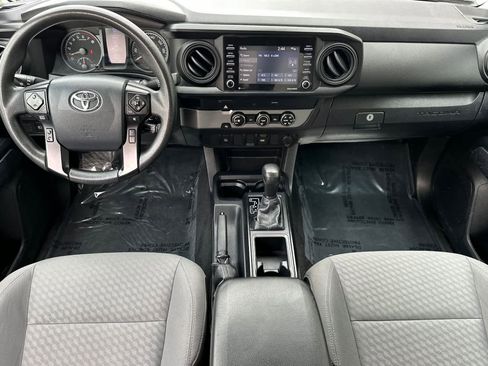 Used 2020 Toyota Tacoma SR image 3