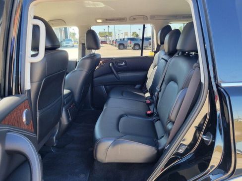 Used 2020 Nissan Armada SL image 28
