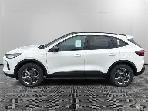 New 2026 Ford Escape ST-Line w/ Cold Weather Package AWD/4WD image 2