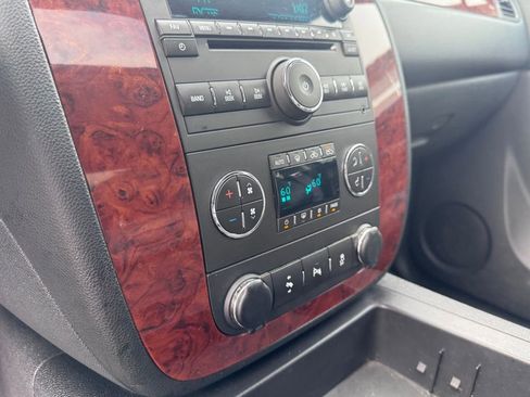 Used 2013 Chevrolet Avalanche LT AWD/4WD image 21