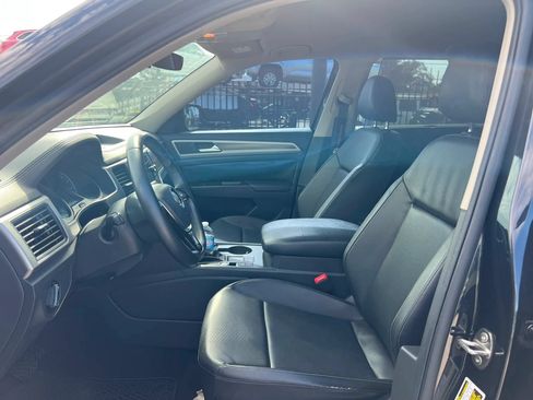 Used 2019 Volkswagen Atlas SE w/ Towing Package FWD image 12