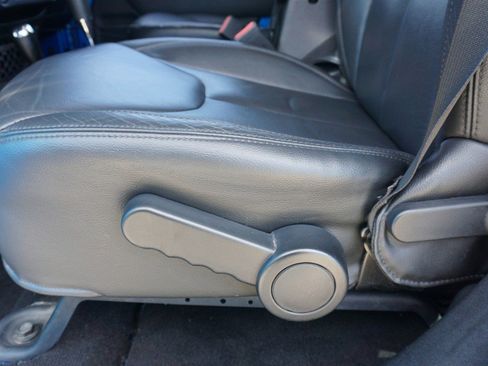 Used 2015 Jeep Wrangler Altitude image 22