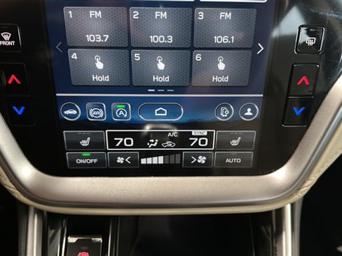 Used 2025 Subaru Outback Limited AWD/4WD image 18