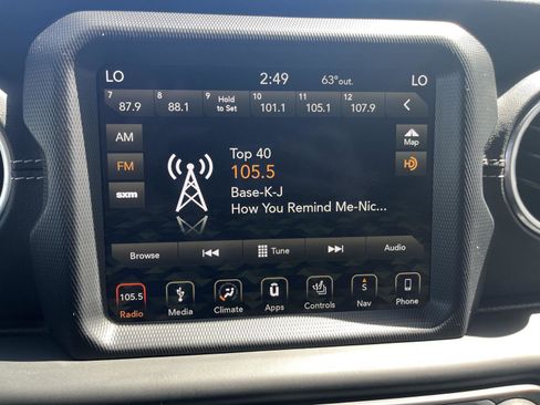Used 2018 Jeep Wrangler Unlimited Sahara AWD/4WD image 21
