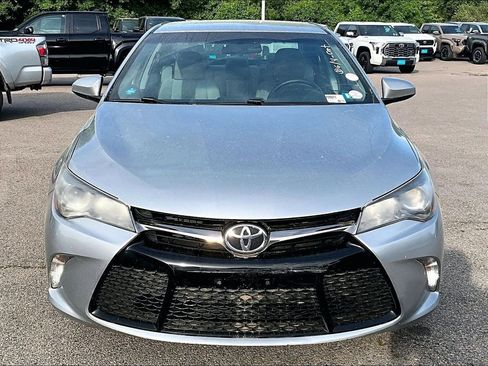 Used 2017 Toyota Camry SE FWD image 2