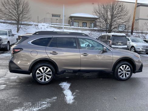 Used 2021 Subaru Outback Premium image 6