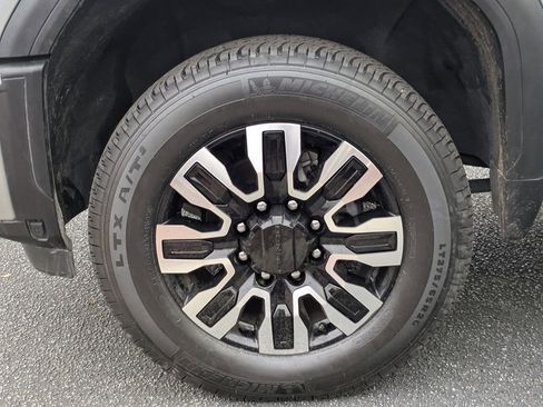 Used 2024 GMC Sierra 2500 Denali Ultimate image 12