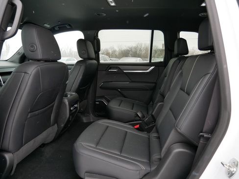 Used 2025 GMC Acadia Elevation w/ Elevation Premium Package image 11