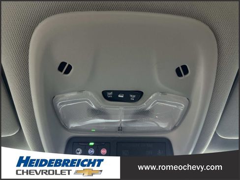 Used 2022 Chevrolet Bolt EUV LT w/ Convenience Package image 24