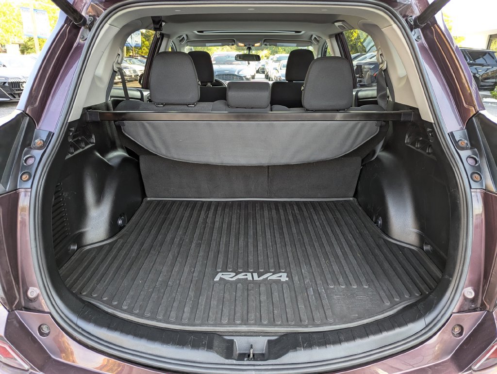 Used 2016 Toyota RAV4 XLE AWD/4WD image 41