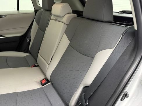 Used 2022 Toyota RAV4 XLE FWD image 35