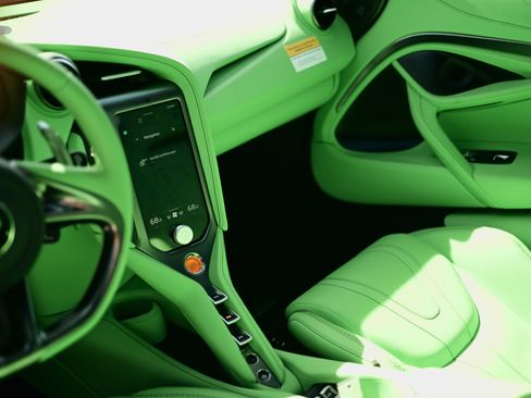 Used 2026 McLaren 750S Spider image 8