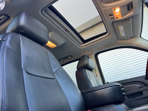 Used 2014 Cadillac Escalade Luxury image 19