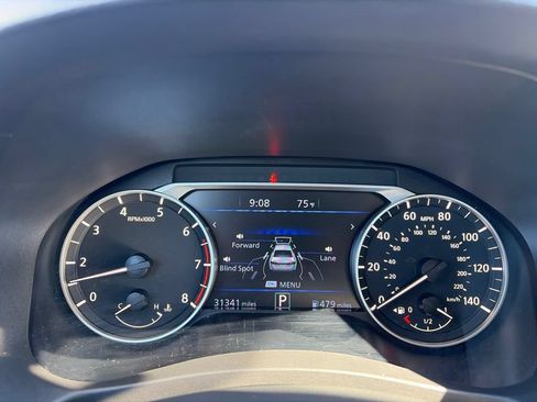Used 2025 Nissan Altima 2.5 SV FWD image 18