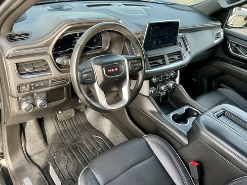 Used 2023 GMC Yukon SLT image 39