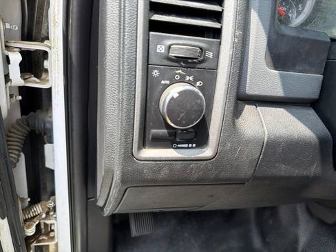 Used 2018 RAM 5500 Tradesman w/ Chrome Appearance Group AWD/4WD image 14
