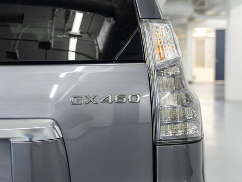 Used 2022 Lexus GX 460 Premium w/ Premium Package AWD/4WD image 17
