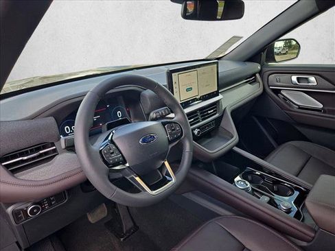 New 2026 Ford Explorer Platinum image 3