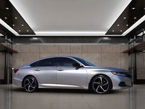 Used 2021 Honda Accord Sport Special Edition image 6