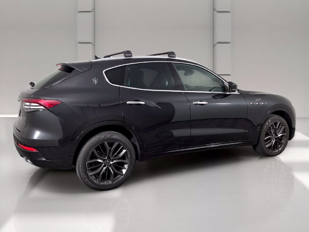 Used 2024 Maserati Levante GT Ultima AWD/4WD image 4