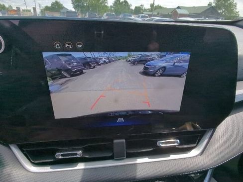 Used 2026 Chevrolet Equinox LT AWD/4WD image 19
