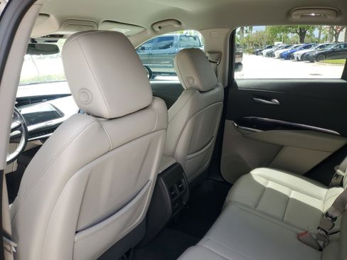 Used 2023 Cadillac XT4 Luxury FWD image 16
