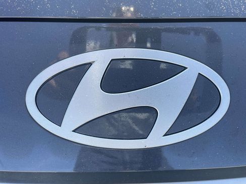 Used 2024 Hyundai Elantra SEL FWD image 3