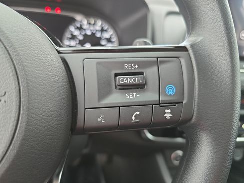 Certified 2023 Nissan Rogue SV FWD image 17