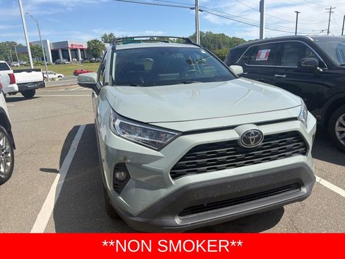 Used 2021 Toyota RAV4 XLE FWD image 2