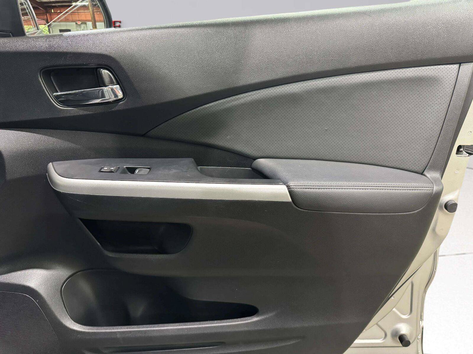 Used 2016 Honda CR-V EX-L image 28