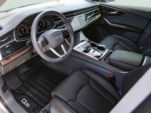 Used 2024 Audi Q8 Prestige image 13