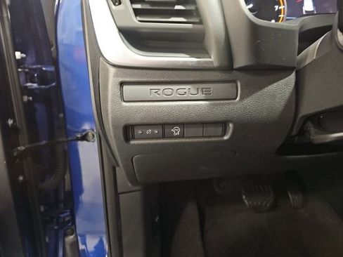 Used 2023 Nissan Rogue S AWD/4WD image 12