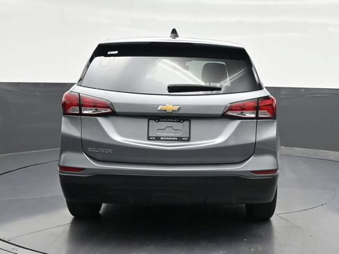 Used 2023 Chevrolet Equinox LS w/ LS Convenience Package FWD image 4