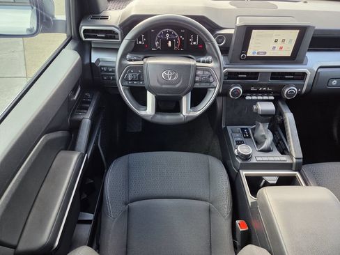 Used 2025 Toyota 4Runner SR5 AWD/4WD image 13