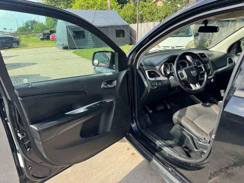 Used 2018 Dodge Journey SE w/ Popular Equipment Group FWD image 14