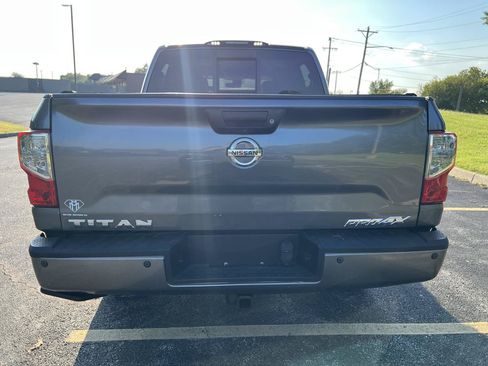 Used 2017 Nissan Titan PRO-4X AWD/4WD image 4