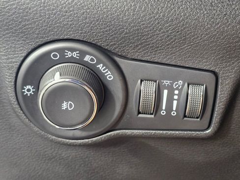 Used 2023 Jeep Compass Altitude image 23