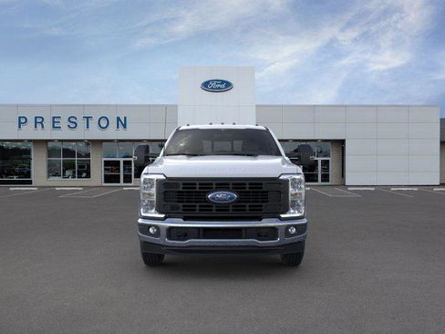 New 2025 Ford F250 XL w/ XL Chrome Package image 18